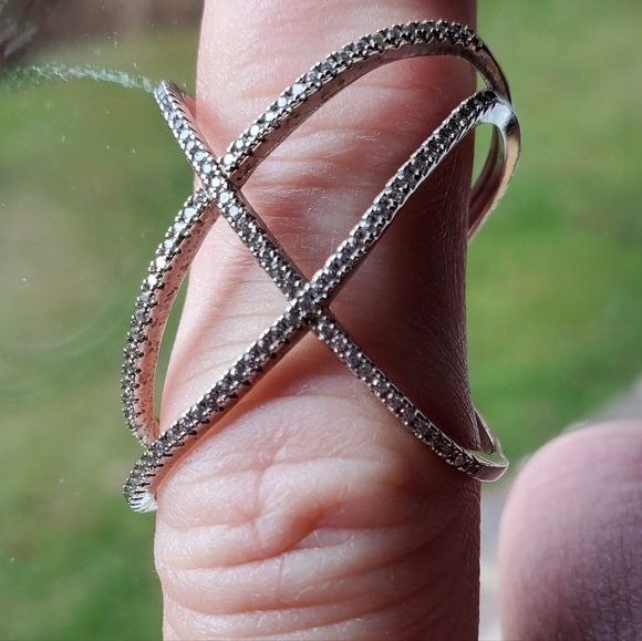 Unusual Shaped Ring*DISCOUNT ON SHIPPING** - Picture 3 of 7